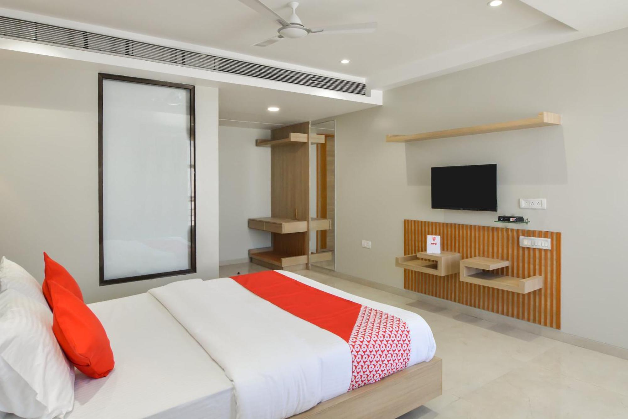 Hotel O Season Choice Ширди Екстериор снимка