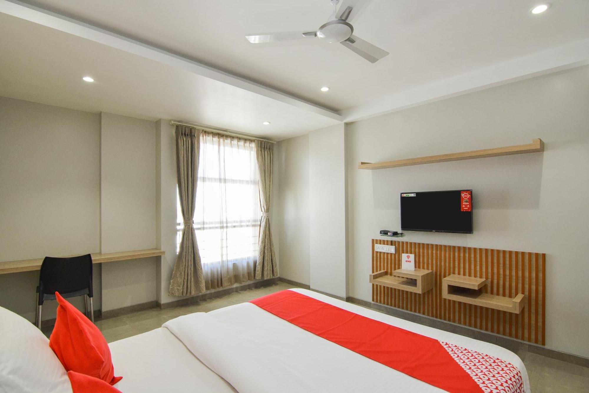 Hotel O Season Choice Ширди Екстериор снимка